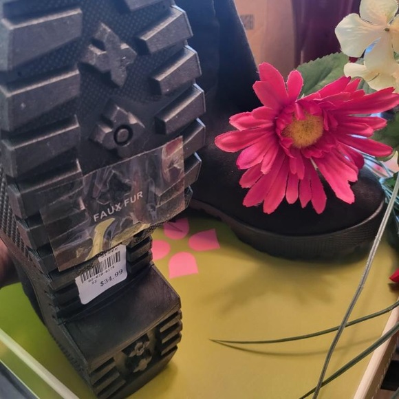 Rouge Knee-High Boots - Picture 5 of 6